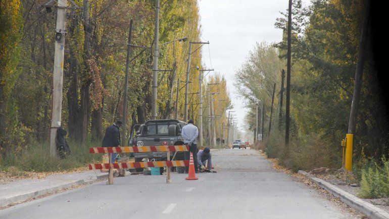 Por las quejas, comenzaron a retirar badenes de la calle Illia