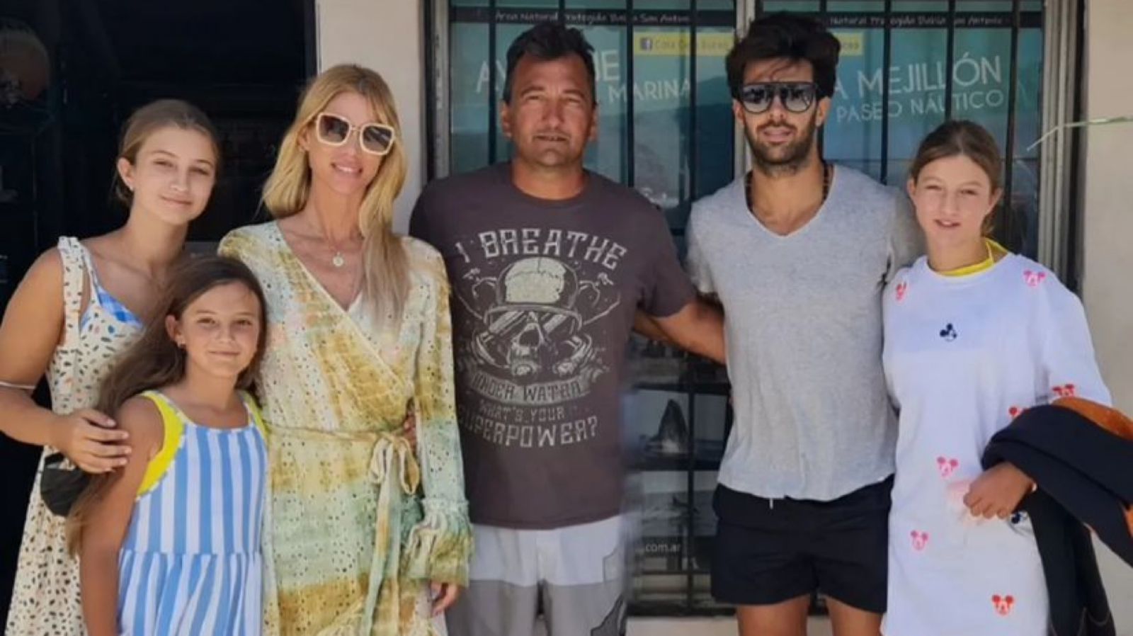 Nicole y Urcera recibieron el 2022 en Las Grutas