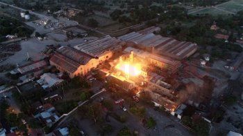 incendio en una fabrica de jujuy: hay al menos cinco muertos