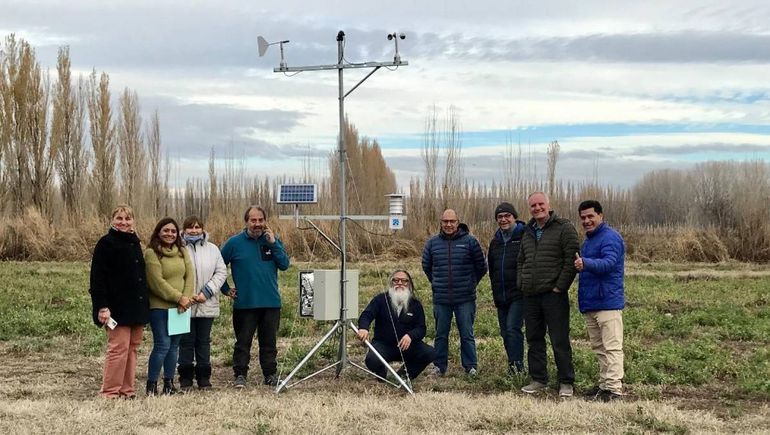 Instalaron cuatro nuevas estaciones de medición del tiempo en el Alto Valle.