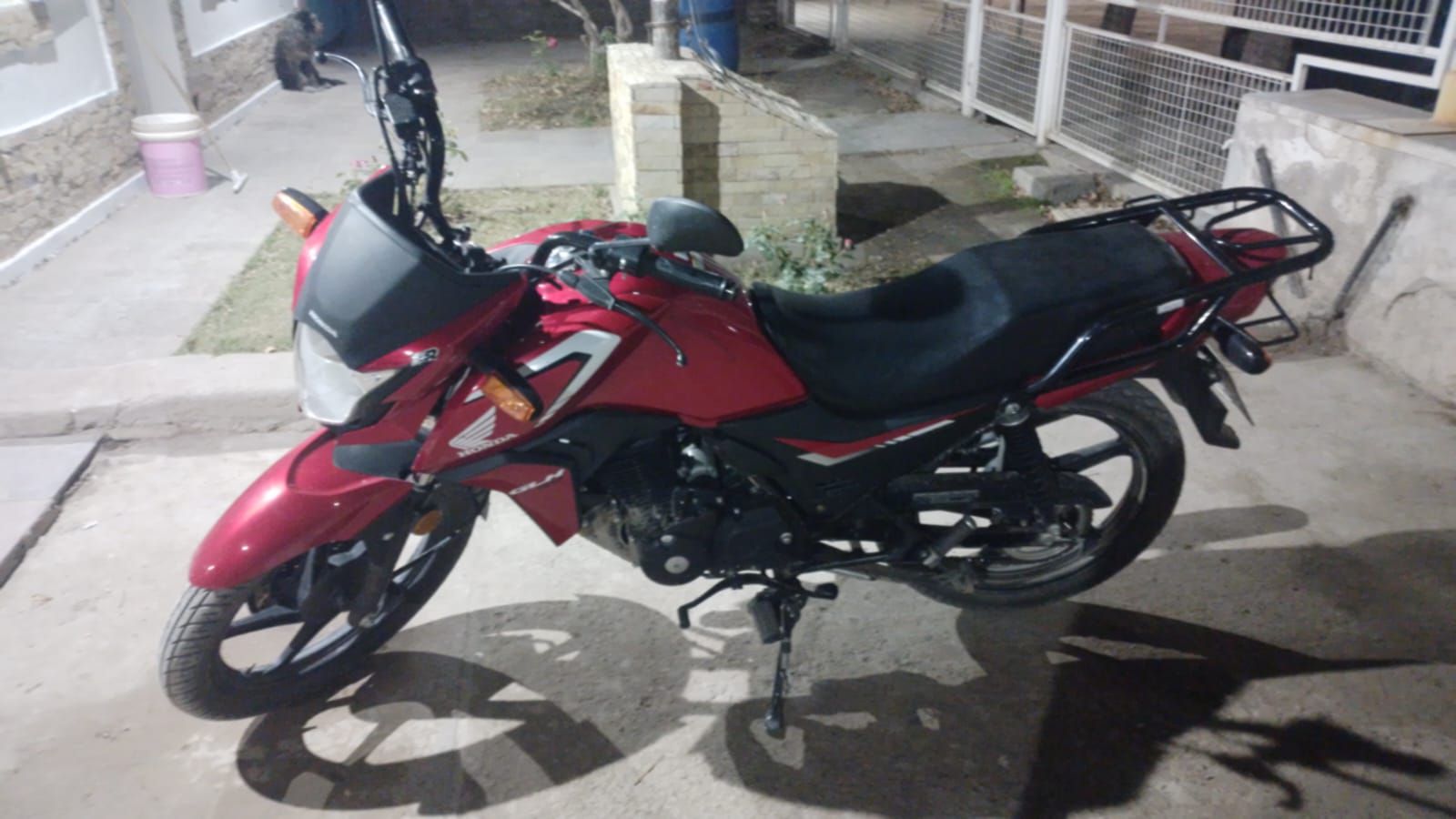 Una motocicleta con pedido de secuestro, fue recuperada por la policía en Cipolletti.