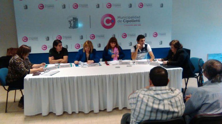 Los concejales se reunieron en el quinto piso de la Municipalidad.