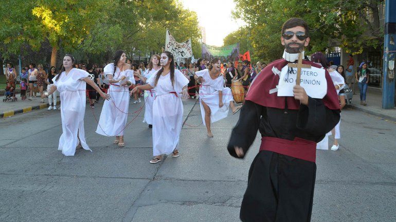 Las cipoleñas coparon las calles y alzaron la voz en el #8M