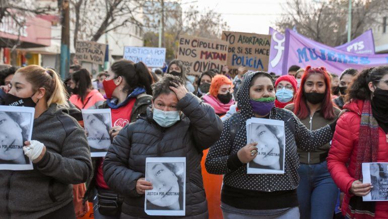 Agostina se subió a un auto en Ruta 151 y desapareció