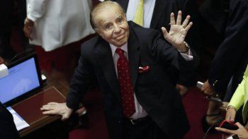 volvieron a internar a menem: esta en terapia intensiva volvieron a internar a menem: esta en terapia intensiva