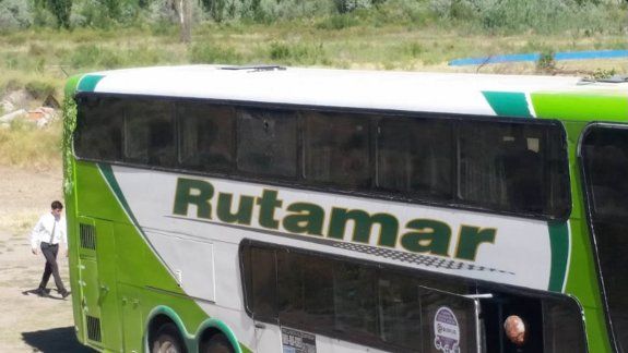 Atacaron el colectivo de los jugadores de Cipolletti