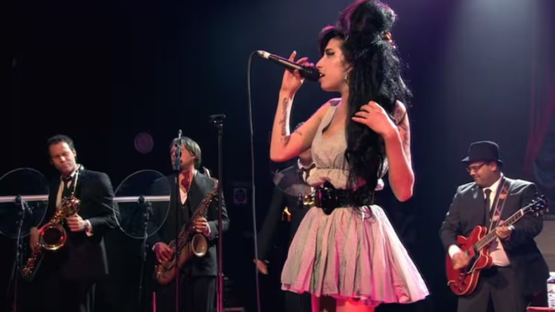 La banda que acompañó a Amy Winehouse es furor y llega a la Argentina