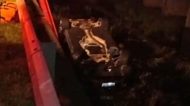 Su vehículo cayó a un zanjón al costado de la ruta 2.