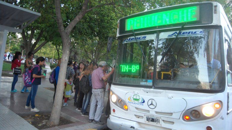 La oposición quiere un órgano de control por las quejas de usuarios.