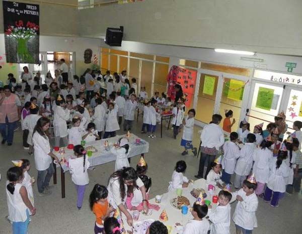 La Escuela Nº 248 de Cipolletti festejó 36 años de vida