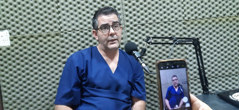 El doc está emocionado por esta experiencia en el pueblo que lo albergó a los 8 años. Foto Inforo.