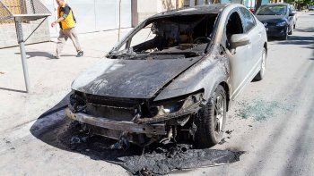 el acusado de quemar el auto pasara tres dias preso