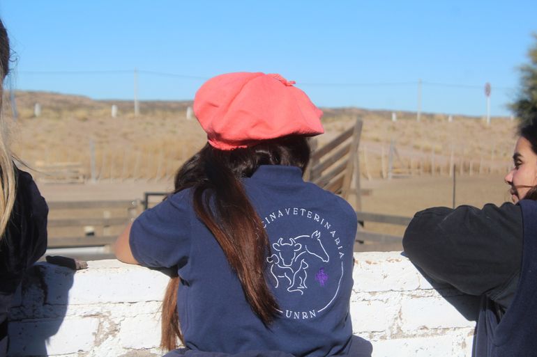 Más de 120 profesionales del Alto Valle de Río Negro y Neuquén, además de invitados de La Pampa, se dan cita al primer encuentro.