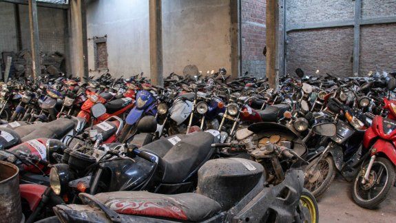 Cientos de autos, motos, bicicletas, camiones y camionetas están secuestrados y sin retirarse en los depósitos.