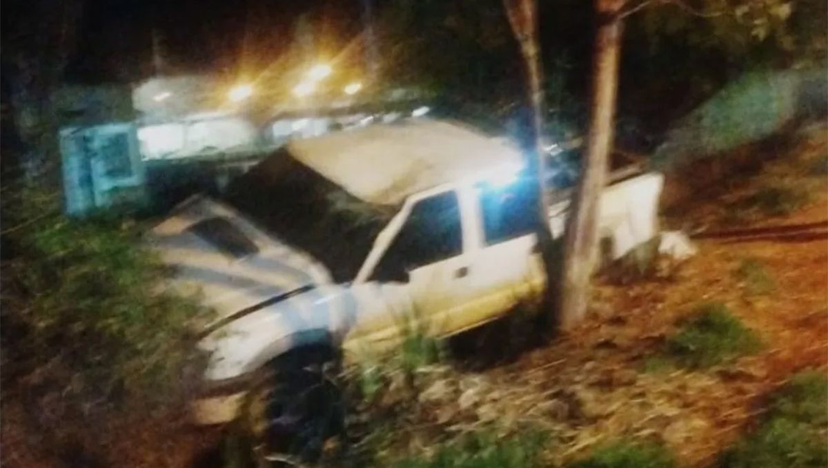 Mala suerte: lo chocó un KoKo y terminó en un desagüe
