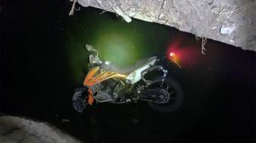 El vehículo había sido robado en Neuquén y apareció en un desagüe cercano a la rotonda de la Ruta 151. | LMCipolletti.com El vehículo había sido robado en Neuquén y apareció en un desagüe cercano a la rotonda de la Ruta 151.