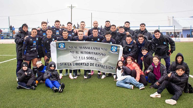 Incluyendo a Cipo y Deportivo Rincón, los clubes del interior posaron con banderas a favor de Toviggino