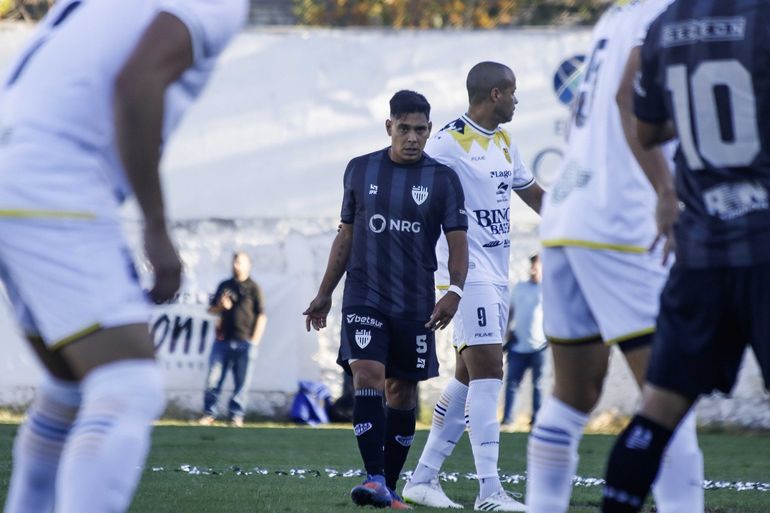 Bombazo en Cipo: Lucas Argüello se retira del fútbol