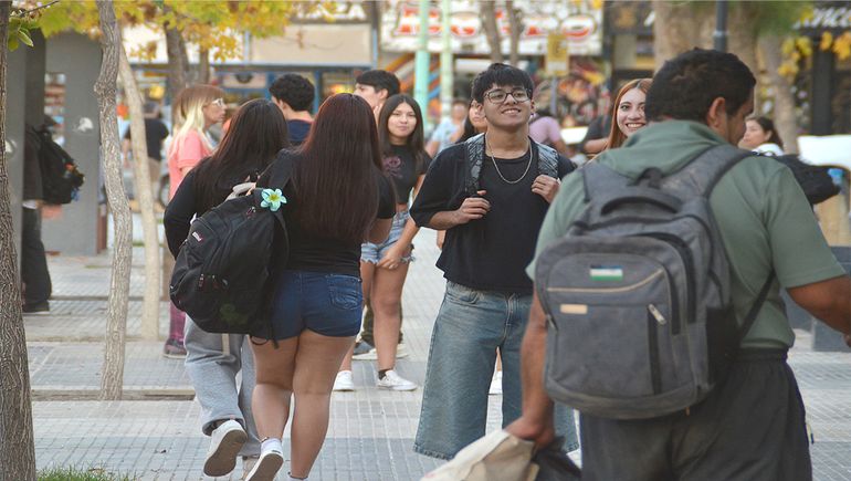 Las mochilas se vienen consolidando desde hace unos años como un implemento de uso intensivo por un número cada vez más amplio de personas