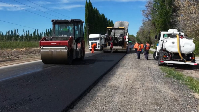 La provincia mantiene el refuerzo y ejecución de las obras viales en rutas y accesos.