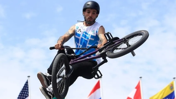 historico juegos olimpicos: maligno torres y el bmx le da medalla de oro a argentina historico juegos olimpicos: maligno torres y el bmx le da medalla de oro a argentina