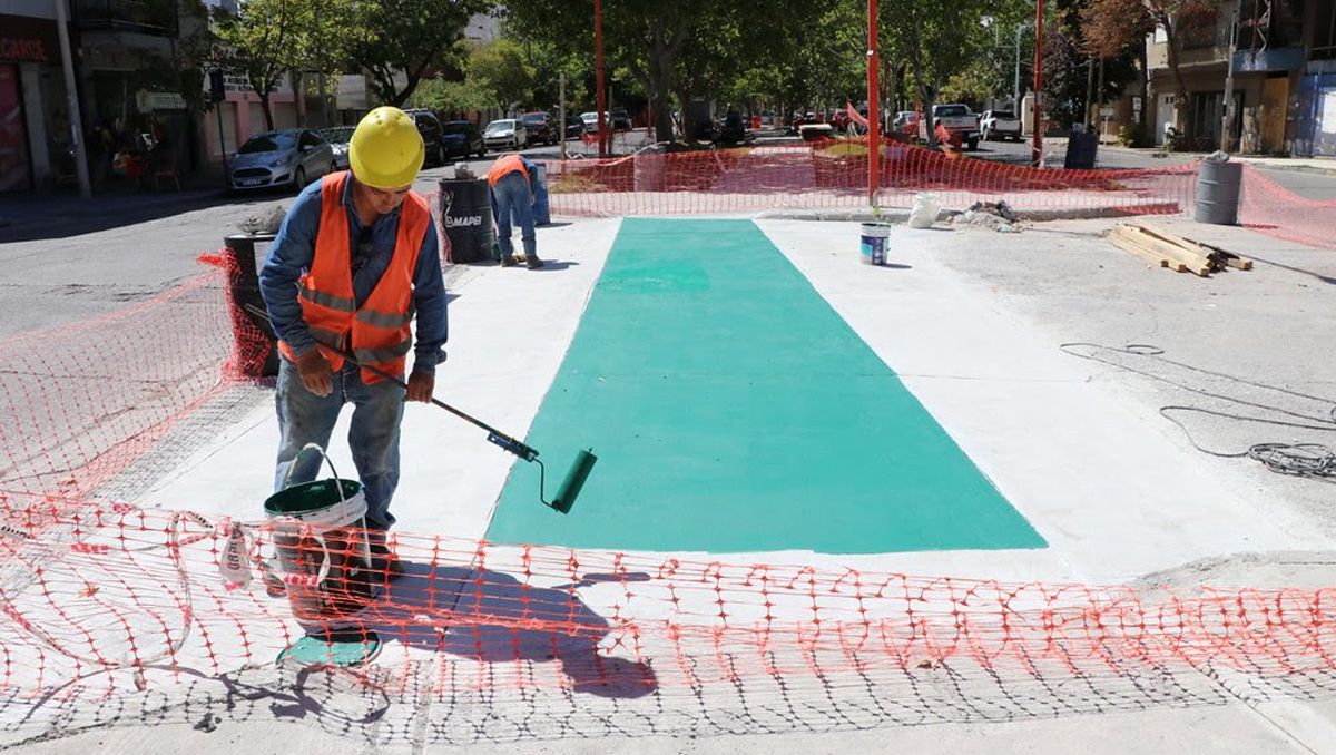 Habilitaron dos nuevos cruces sobre la bisicenda de calle Alem