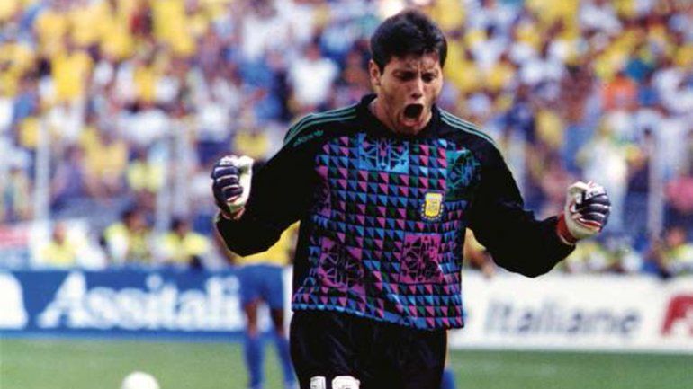 Alasia terminó parándose debajo de los tres palos como consecuencia de los festejos que desató Goycochea.