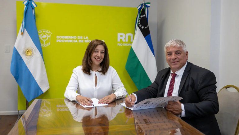 Se firmó el acta de inicio para el nuevo Polideportivo de Barda del Medio