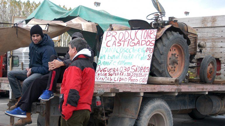 Los chacareros del Valle están enojados con el ministro de Agroindustria.