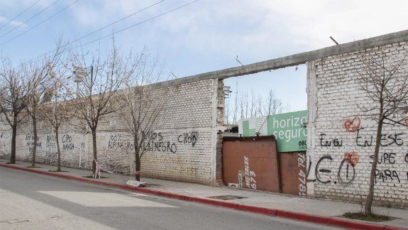 La Visera recibe a las máquinas para levantar el asfalto