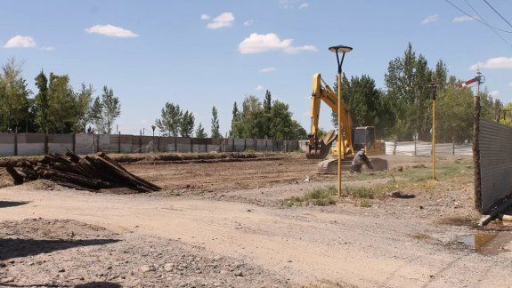 Se inició la construcción del polideportivo de Barda del Medio