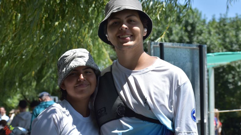 Oriana Gonzales y Esteban Silva, los dos representantes de Neuquén en tiro con arco.