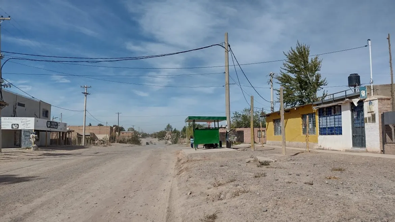 En la comunidad perlense, la gran mayoría de los vecinos no cuenta con el reconocimiento legal de las tierras donde viven. De allí la imperiosa necesidad de lanzar el proceso de regularización dominial que tanto se espera.