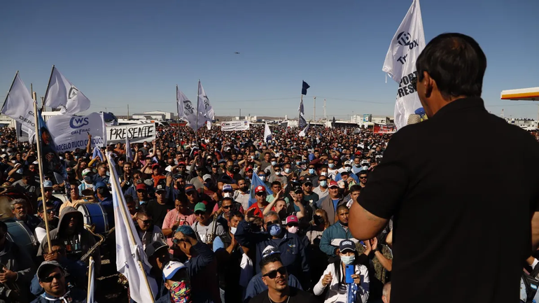 Los petroleros van a asamblea en Añelo por la seguridad