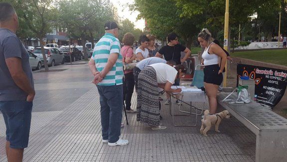 Cientos de firmas contra el uso de pirotecnia ruidosa