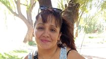 Tiene domicilio en el barrio Villarino de Cipolletti y podría desplazarse en una motocicleta.