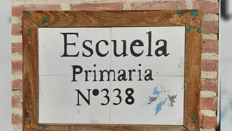 El escrito con la amenaza fue encontrada en el baño de niñas.