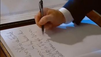 La letra poco legible del presidente desató repercusiones. | LMCipolletti.com La letra poco legible del presidente desató repercusiones.