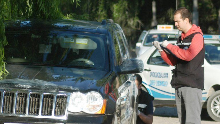 Los delincuentes huyeron en uno de los vehículos de las víctimas.