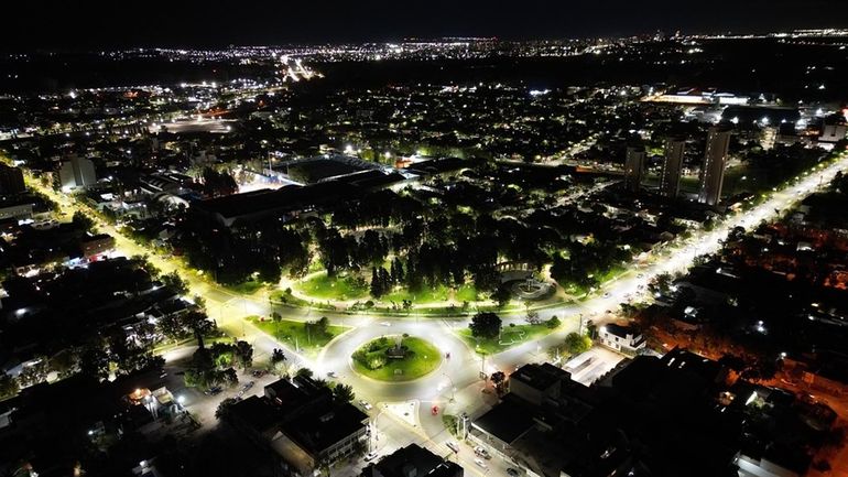 El plan “Cipo más LED” ya alcanzó el 80% de ejecución en la ciudad. Foto: Gentileza.