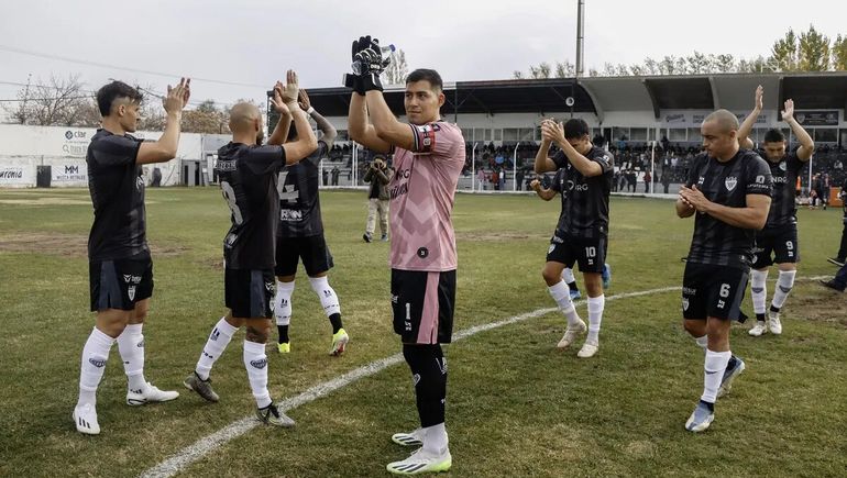 Cipolletti no pudo meter el segundo triunfo seguido en casa