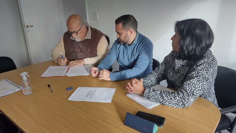 La Muni firmó acuerdo de trabajo junto a la Biblioteca Popular Jara