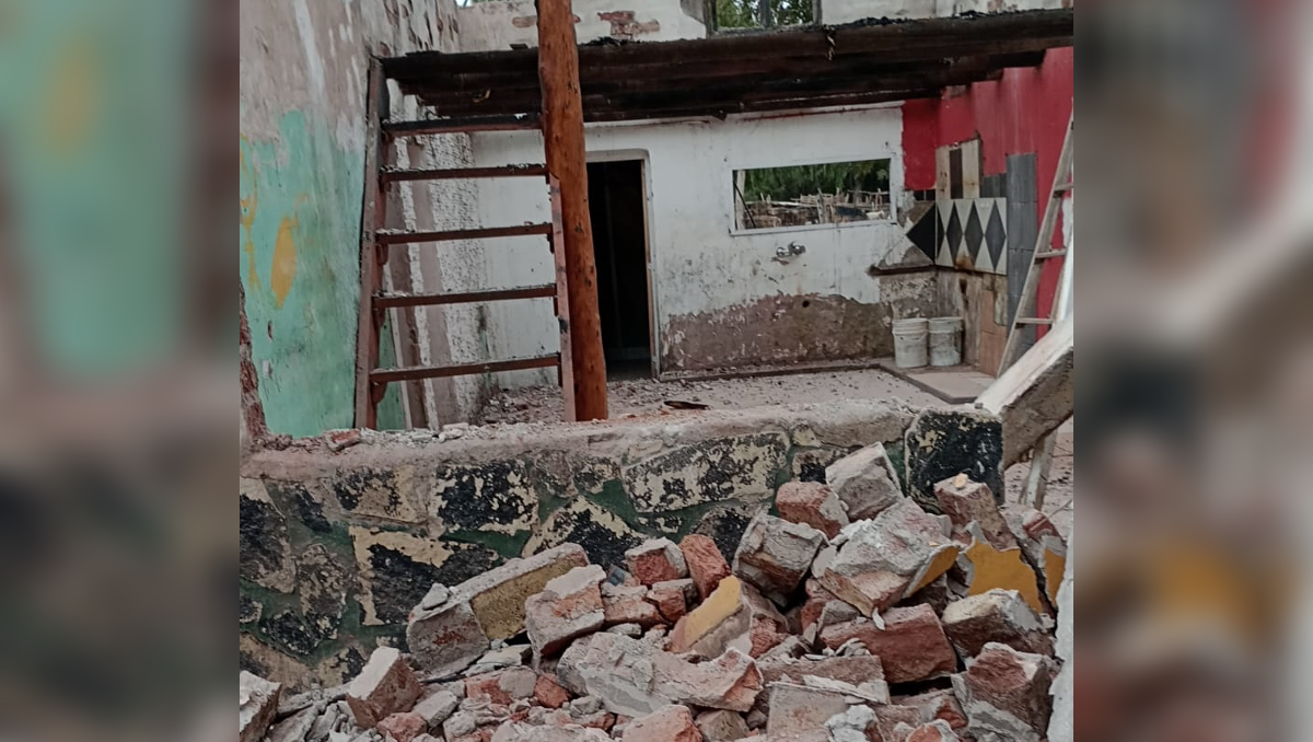 Un incendio destruyó una casa con 4 niños dentro