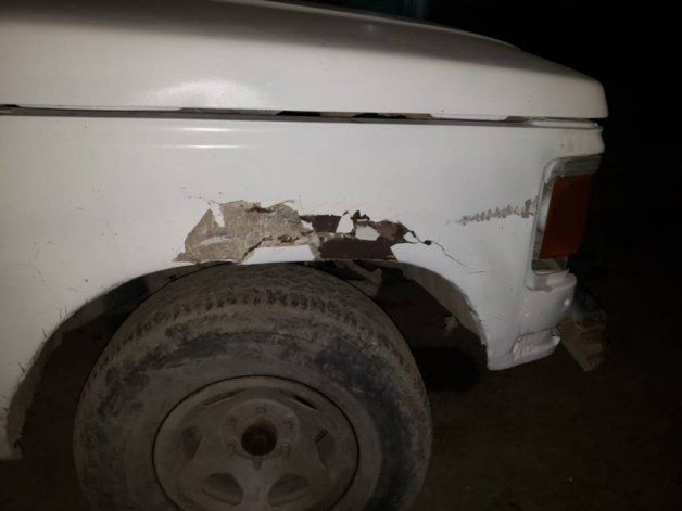 Un camión de ARSA le arrancó un pedazo de camioneta 