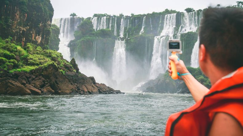 Turistas eligen la triple frontera por una particular razón.