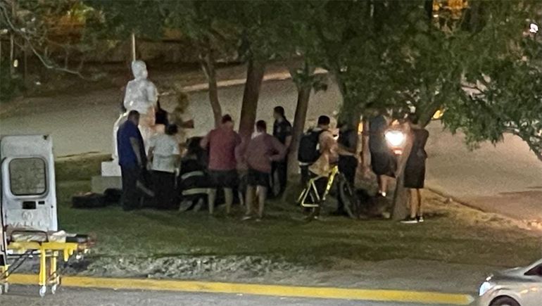 Allen: motociclista chocó contra un Monumento