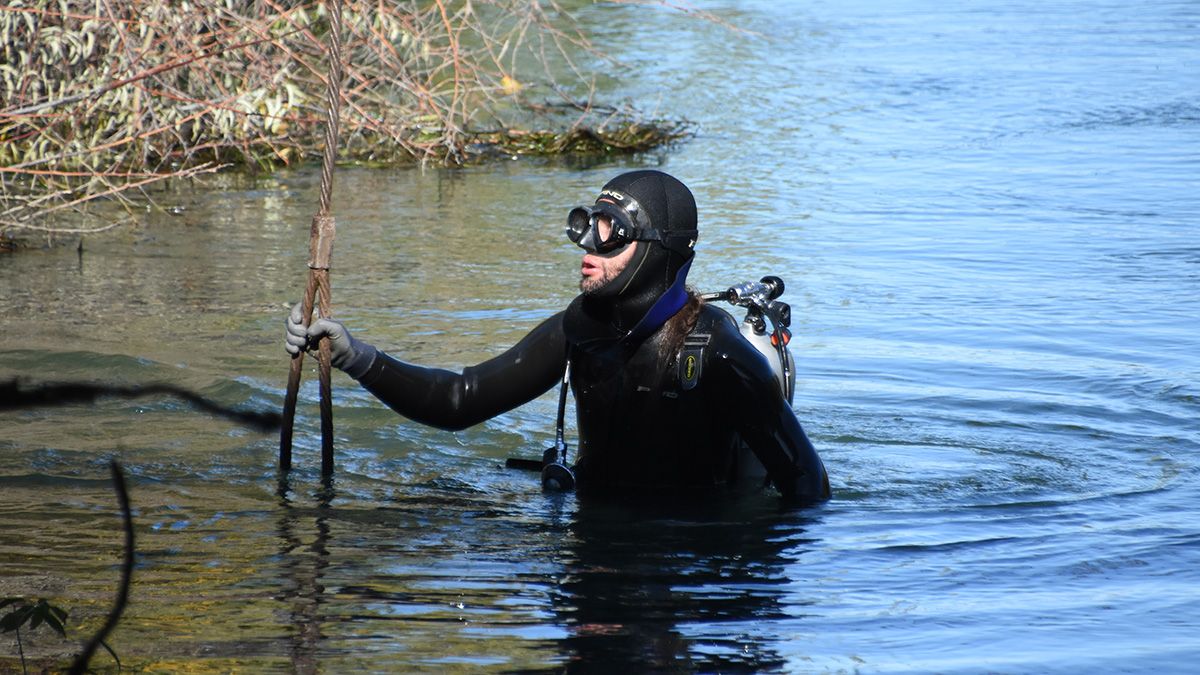 En imágenes: así fue el gran operativo para sacar el camión del río
