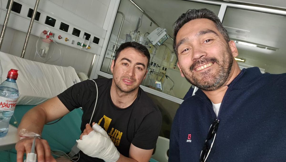 Cómo está el operario que recibió una descarga eléctrica