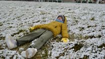 La nieve cautivó a los cipoleños y muchos aprovecharon para salir a jugar. Fotos: Estefanía Petrella.