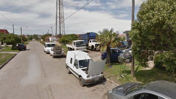 Los delincuentes usaron una grúa para llevarse el vehículo como si fuera un traslado común.